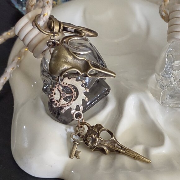 Steampunk Skull Diffuser with a Detachable Keychain with a Raven, Gears & Moon - Picture 2 of 9
